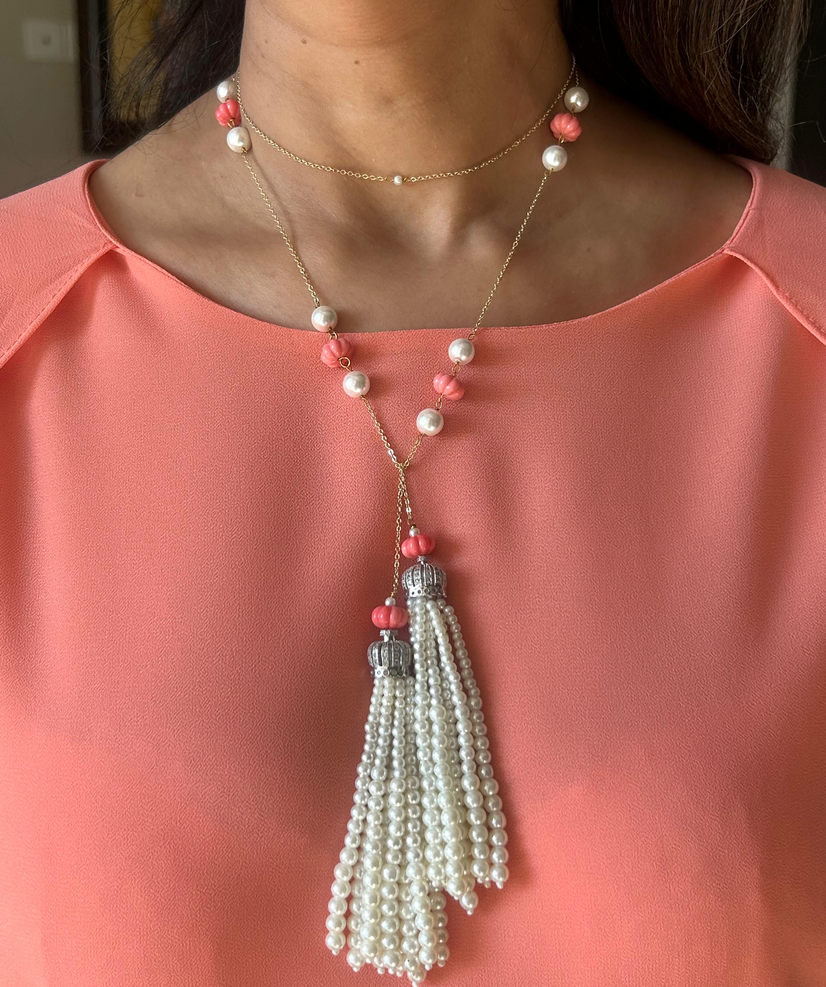 لاريات من اللؤلؤ المرجاني مع شرابة